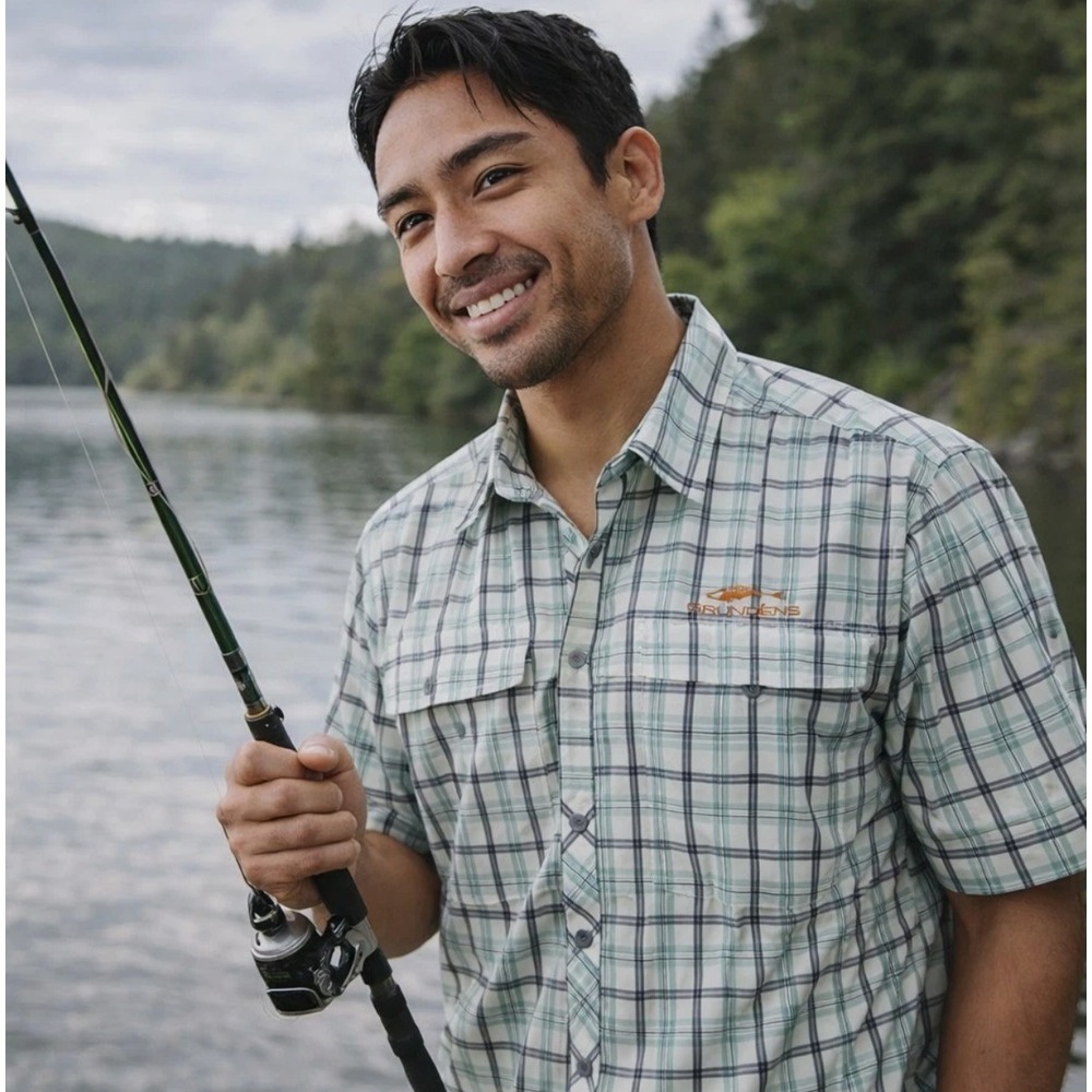 Grundens Performance Fishing Shirt‎ Mens M Plaid Vented Short Sleeve
